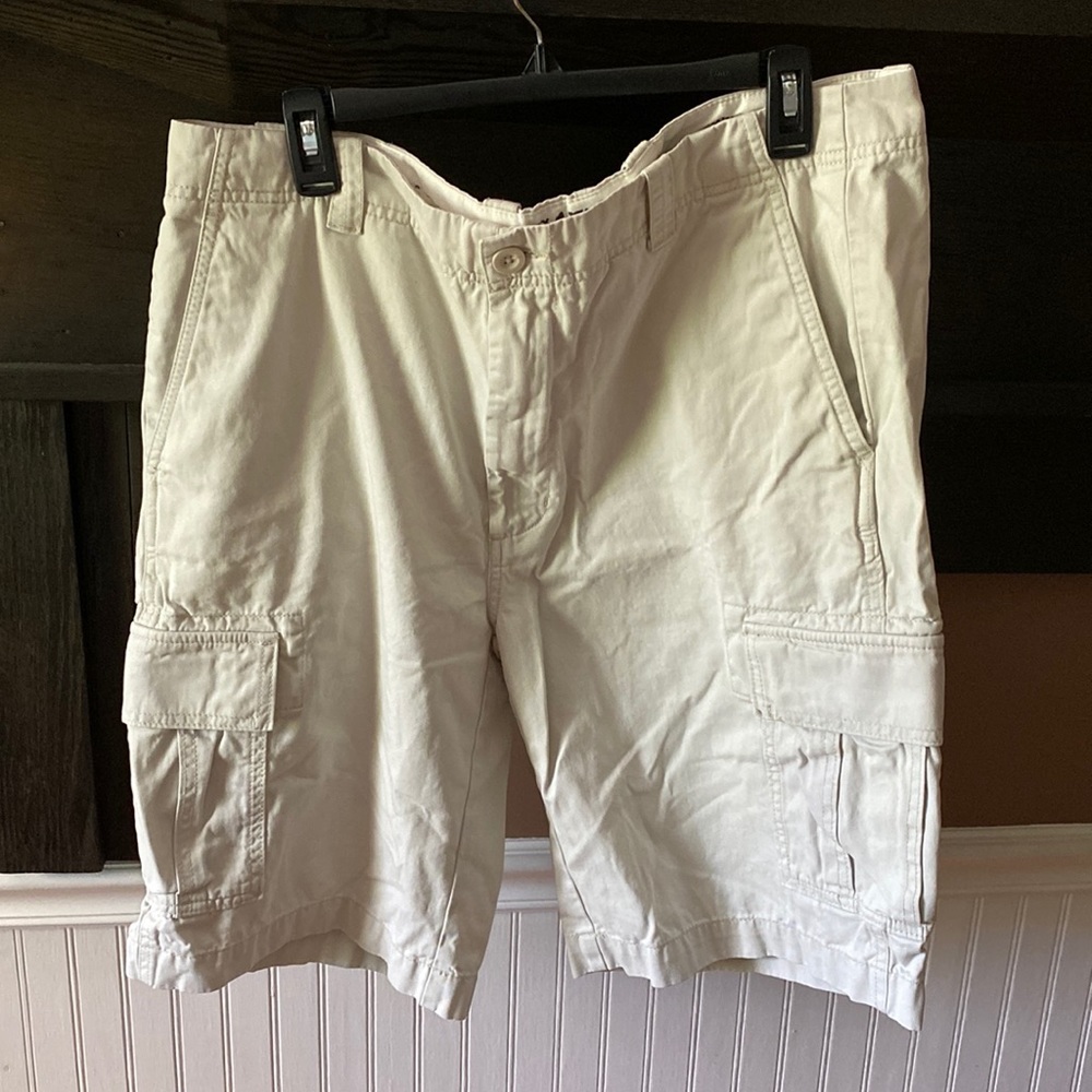 Men’s size 38” Cargo shorts